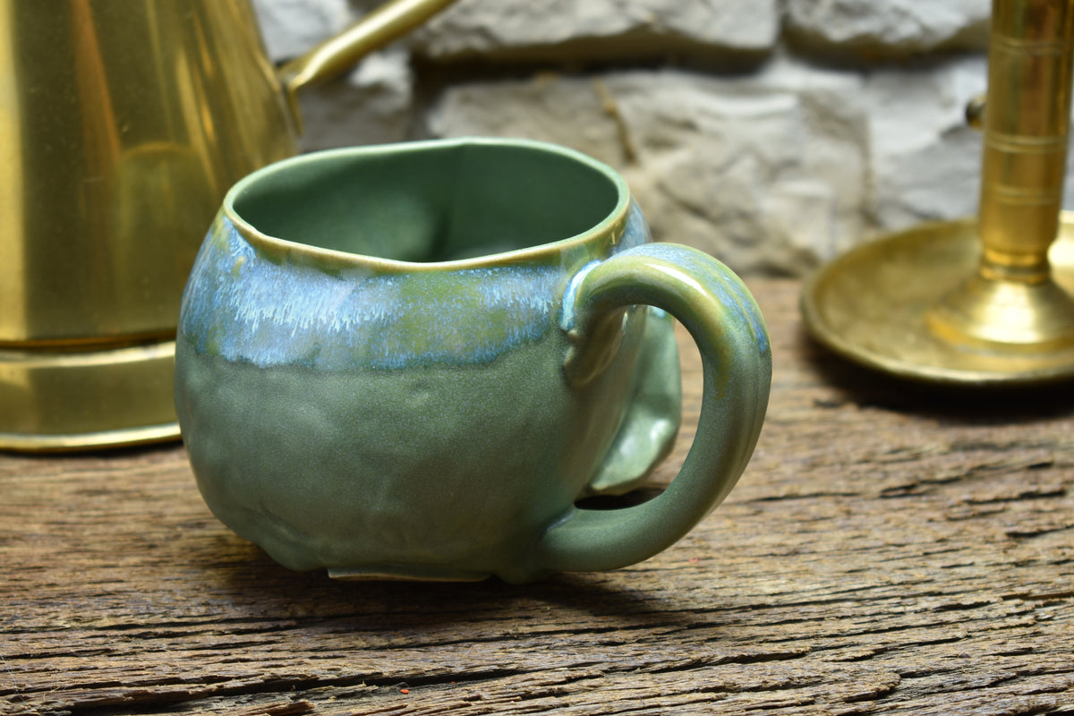Skull mug small 350ML green/effect glaze