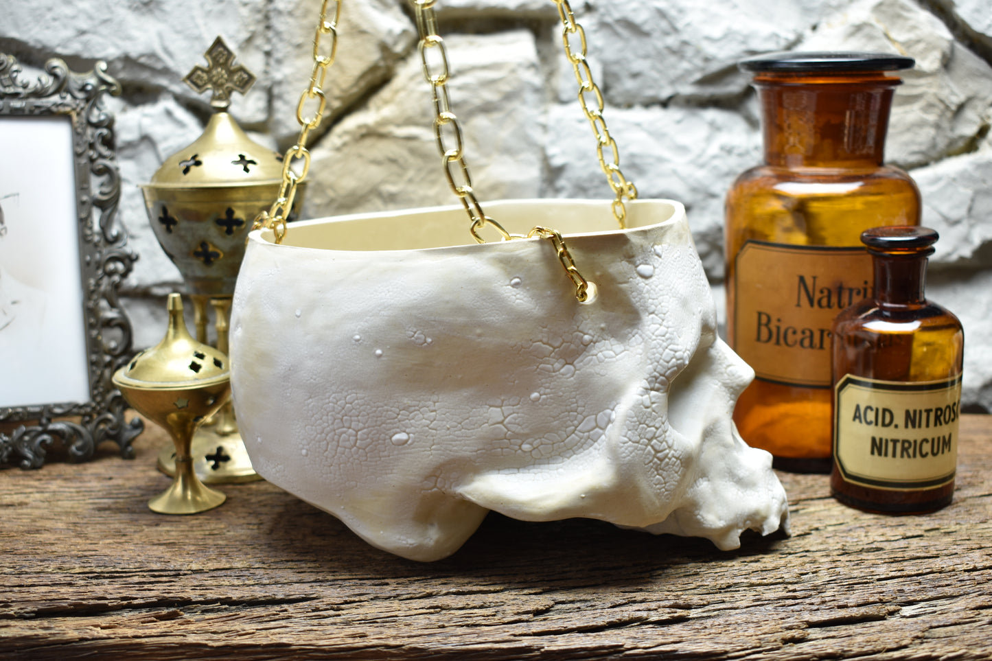 Large hanging skull plantpot cracked white