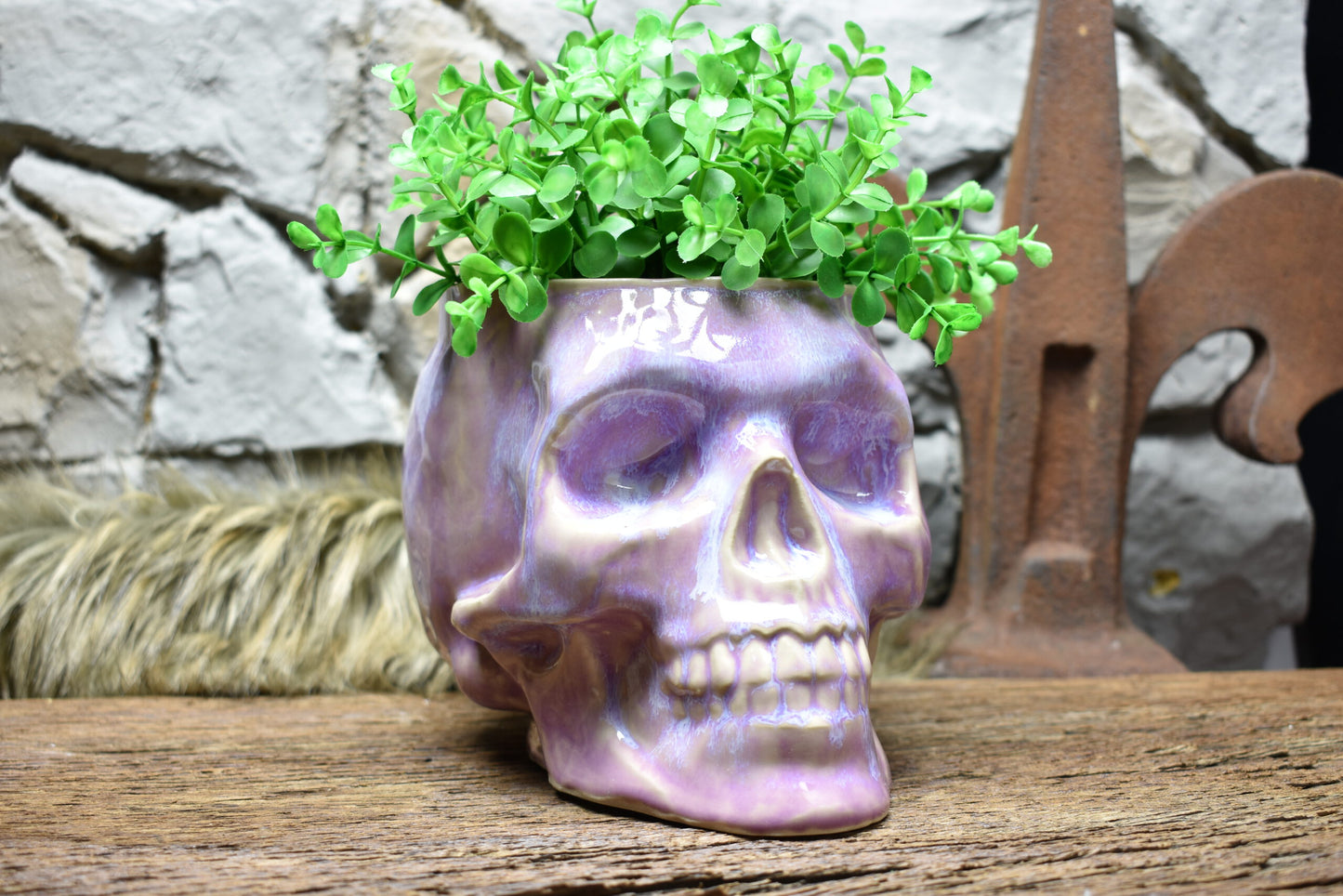 Big skull plantpot lilac effect glaze