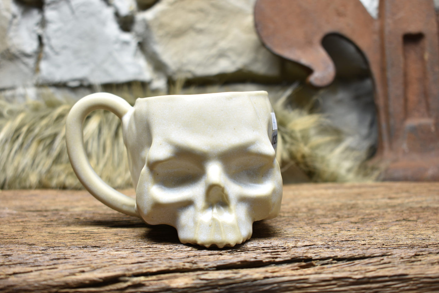 Skull mug white matt glaze