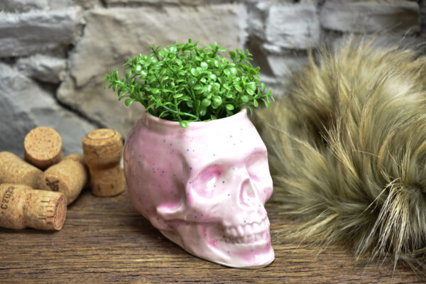 Small skull plantpot light pink with small dotts - Image 4