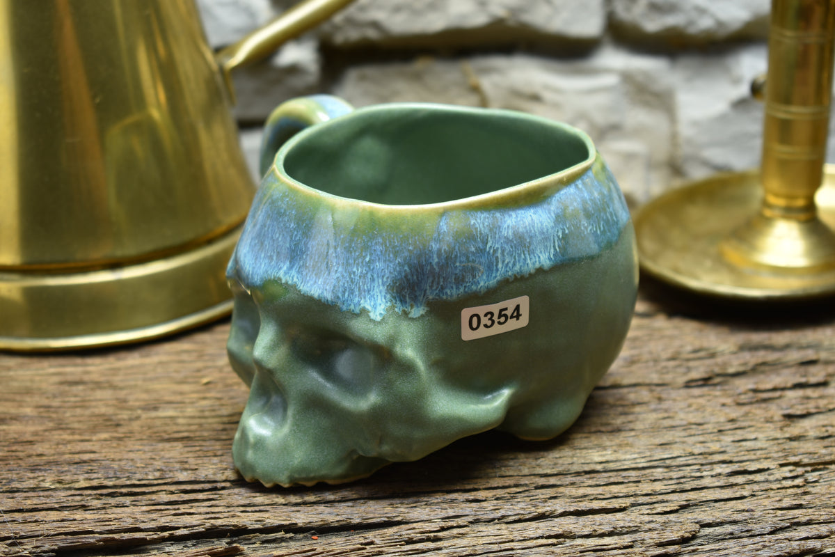 Skull mug small 350ML green/effect glaze
