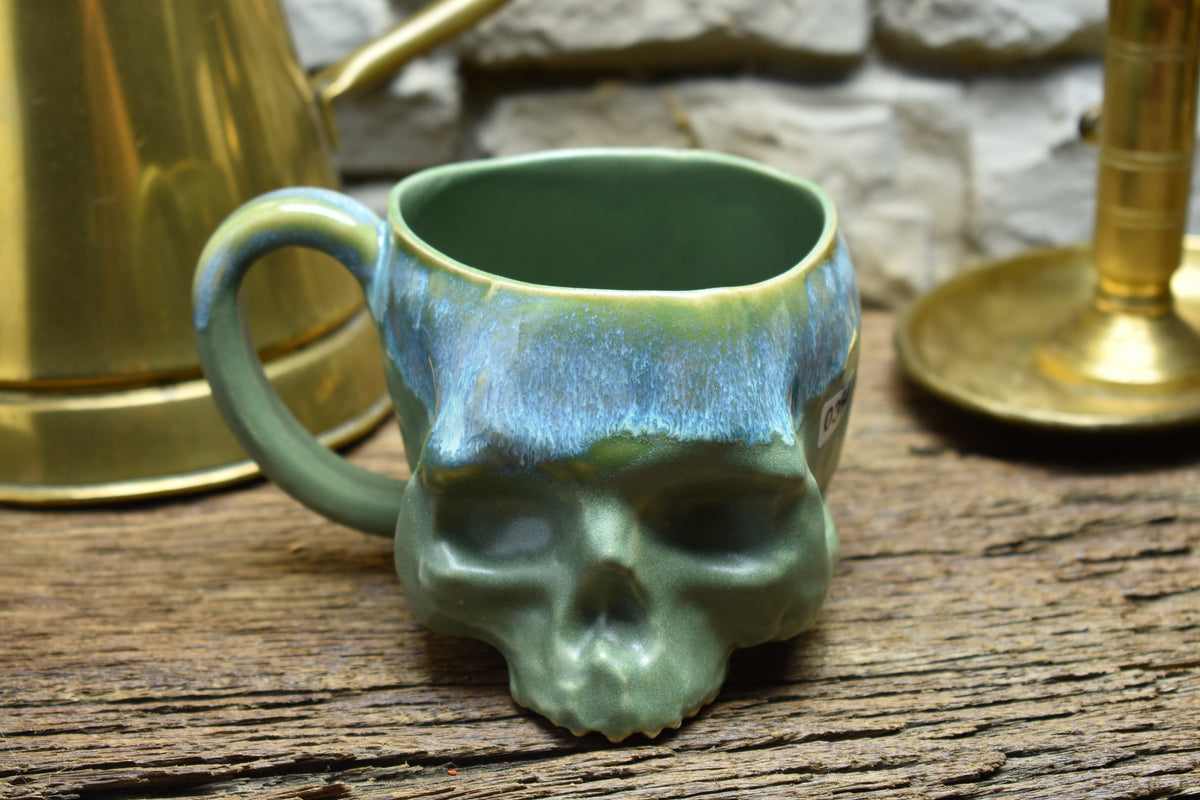 Skull mug small 350ML green/effect glaze