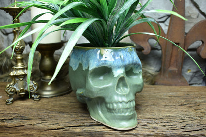 Big skull plantpot green matt and effect glaze