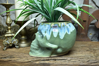 Big skull plantpot green matt and effect glaze