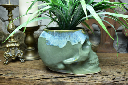 Big skull plantpot green matt and effect glaze
