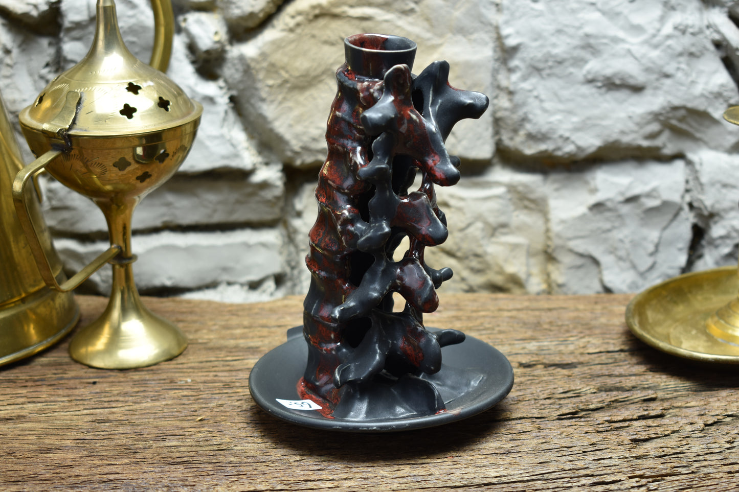 Spine candle holder medium black/red effect glaze