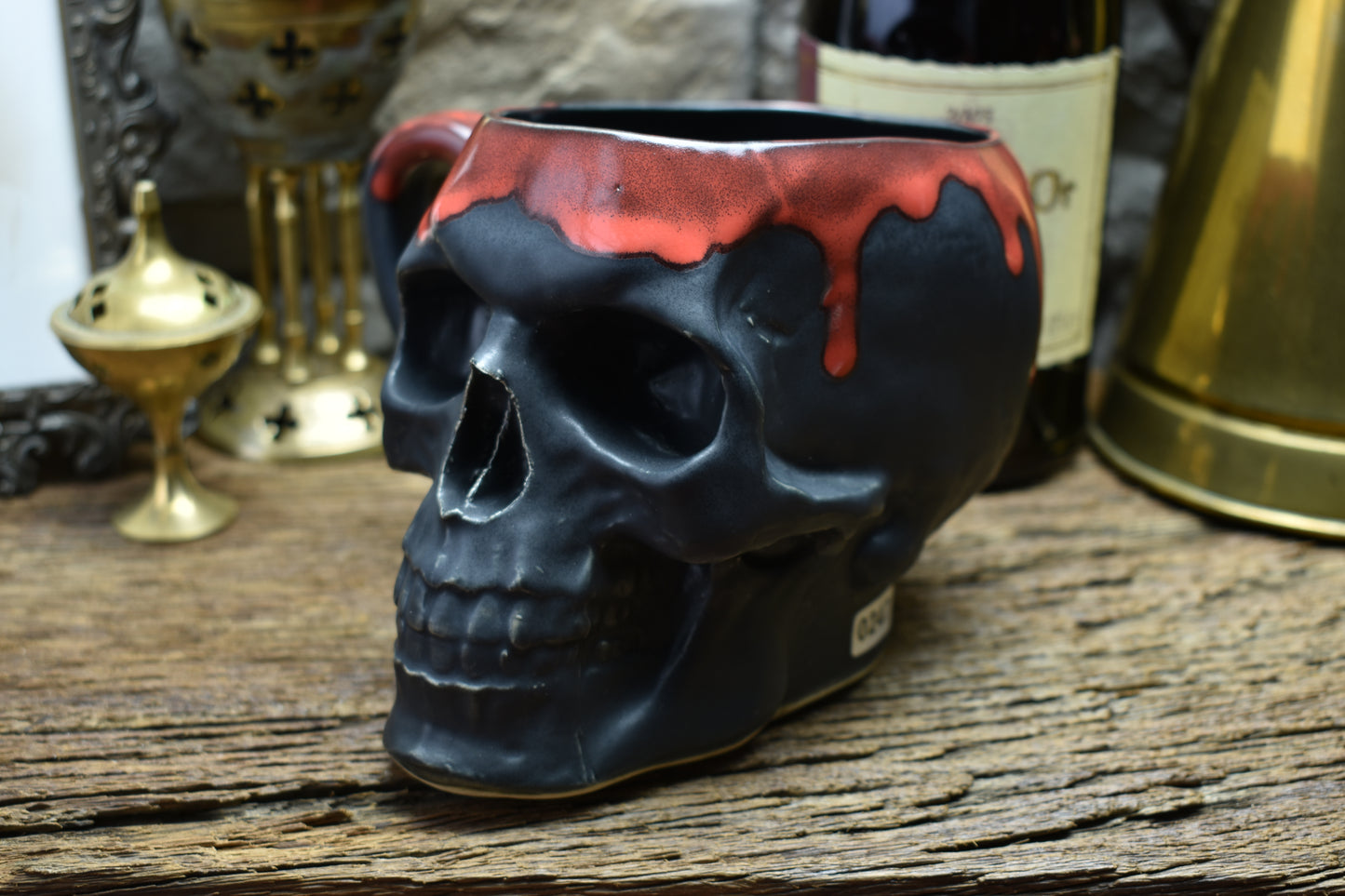 Skull mug Large black matt & red effect glaze