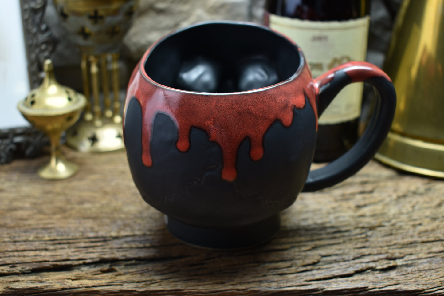 Skull mug Large black matt & red effect glaze
