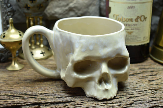 Skull mug medium white matt