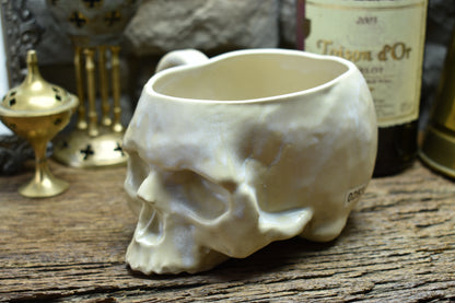 Skull mug medium white matt