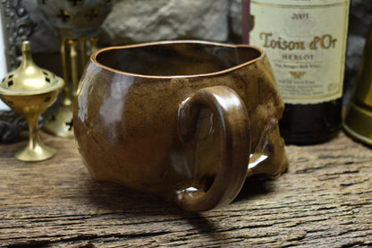 Skull mug medium brown effect glaze