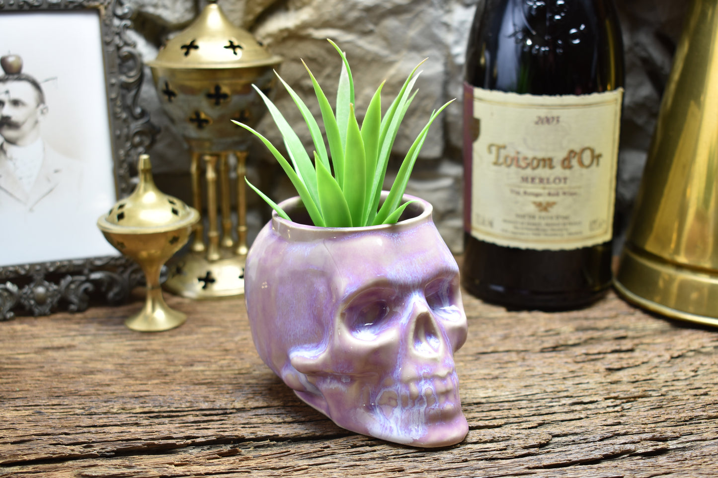 Small skull plantpot lilac effect glaze