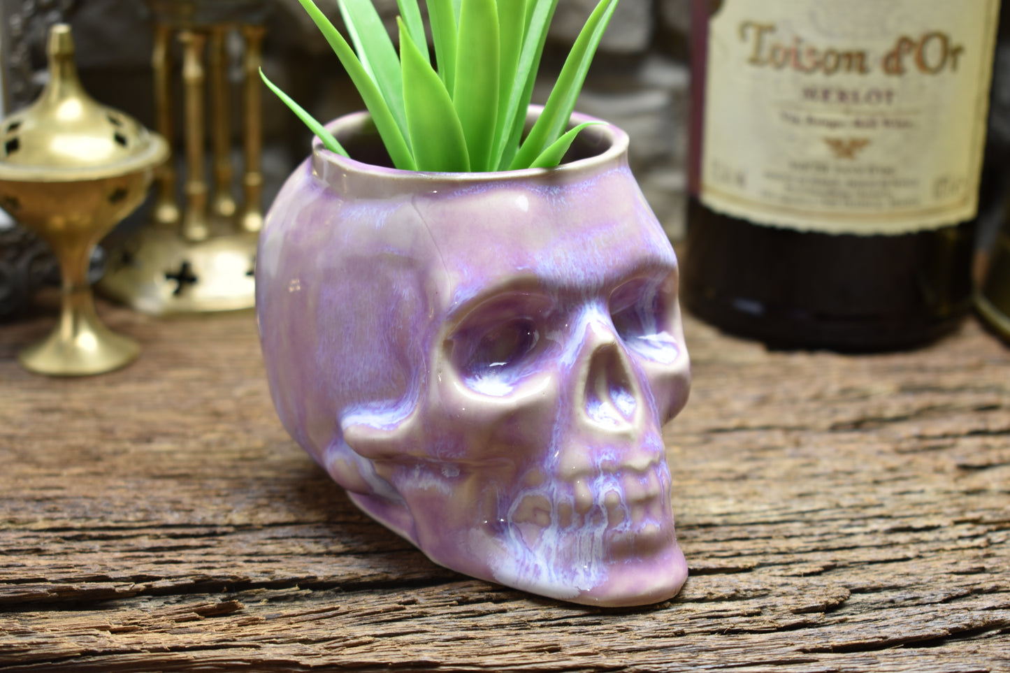 Small skull plantpot lilac effect glaze