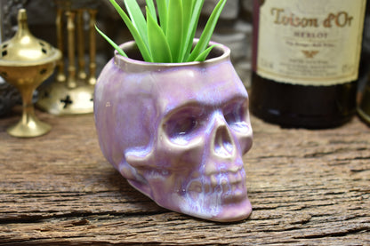 Small skull plantpot lilac effect glaze