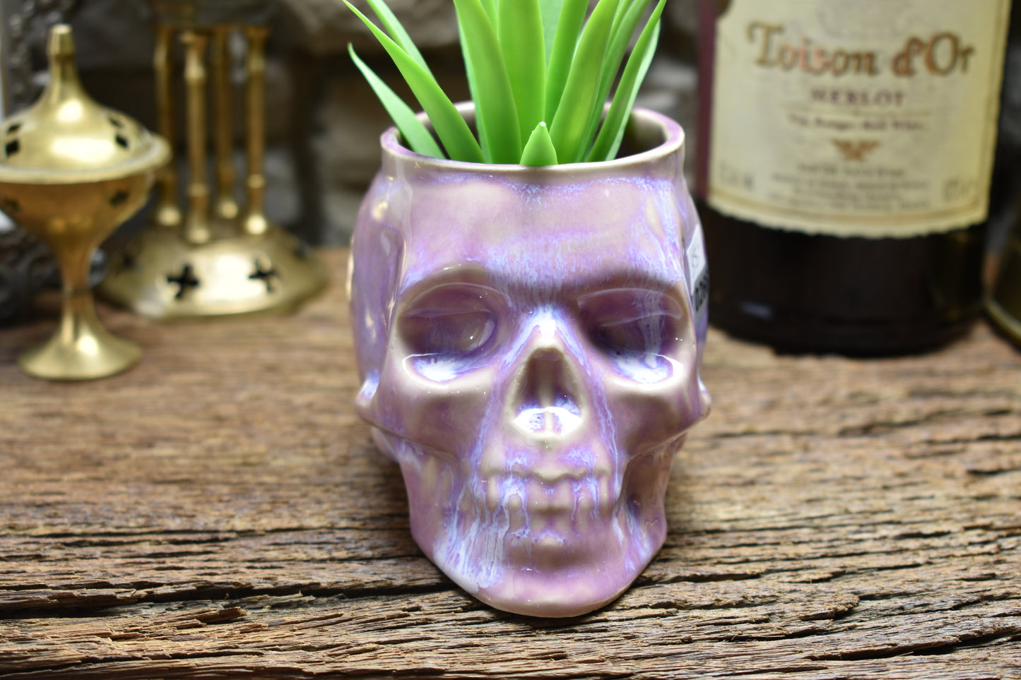 Small skull plantpot lilac effect glaze