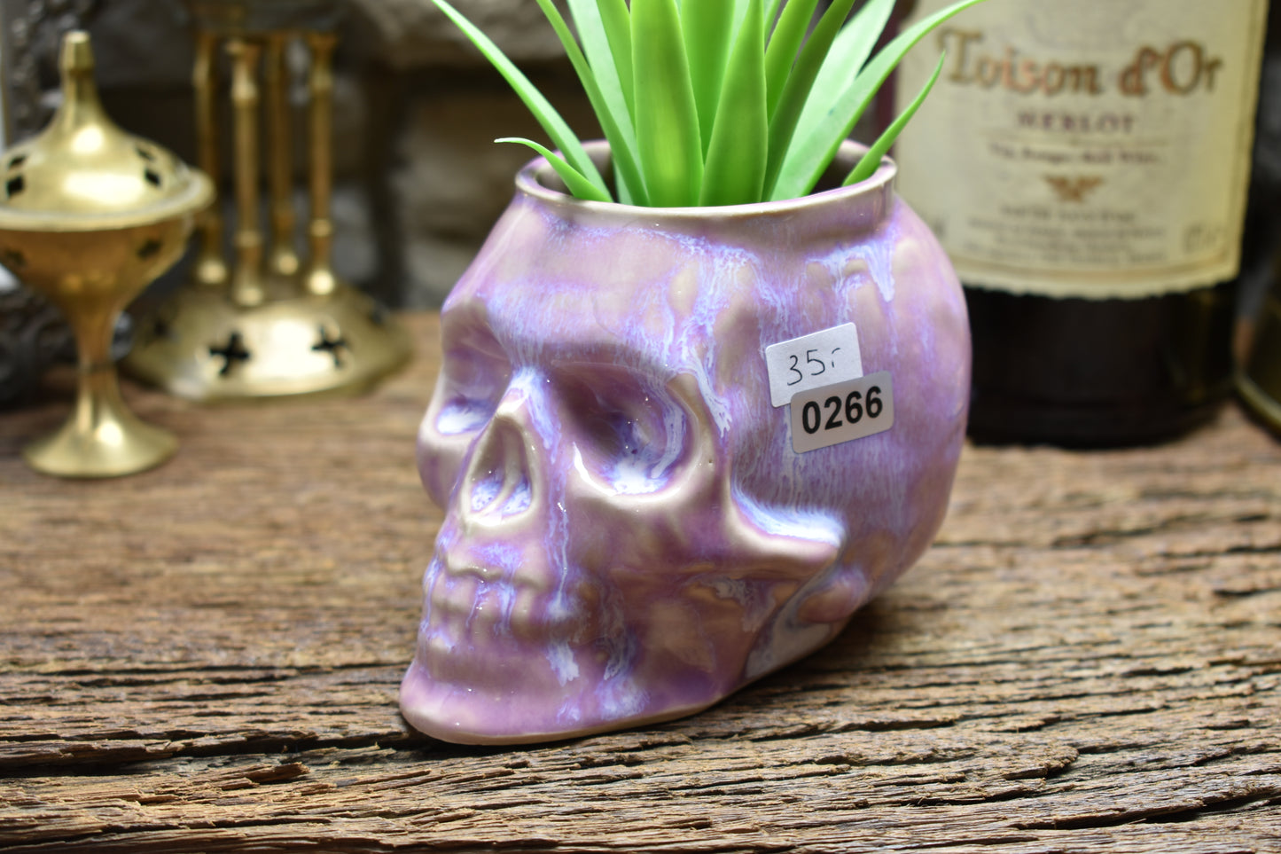 Small skull plantpot lilac effect glaze