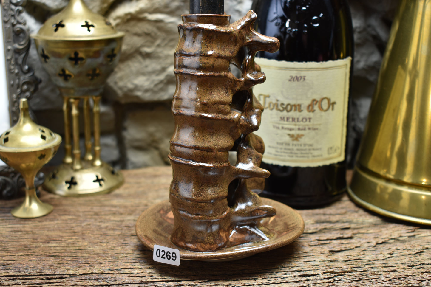 Spine candle holder medium brown
