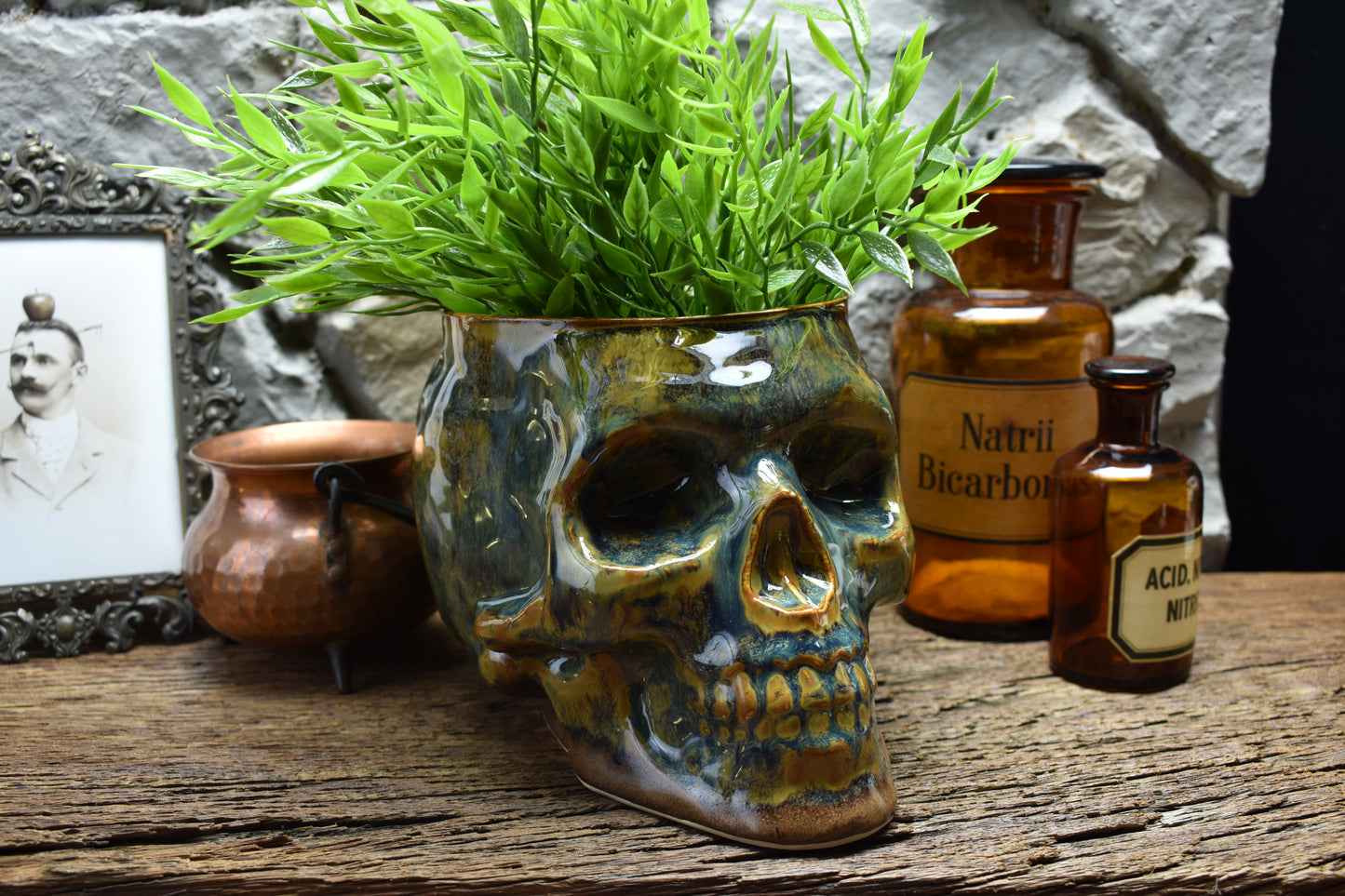 Big skull plantpot blue/green effect glaze