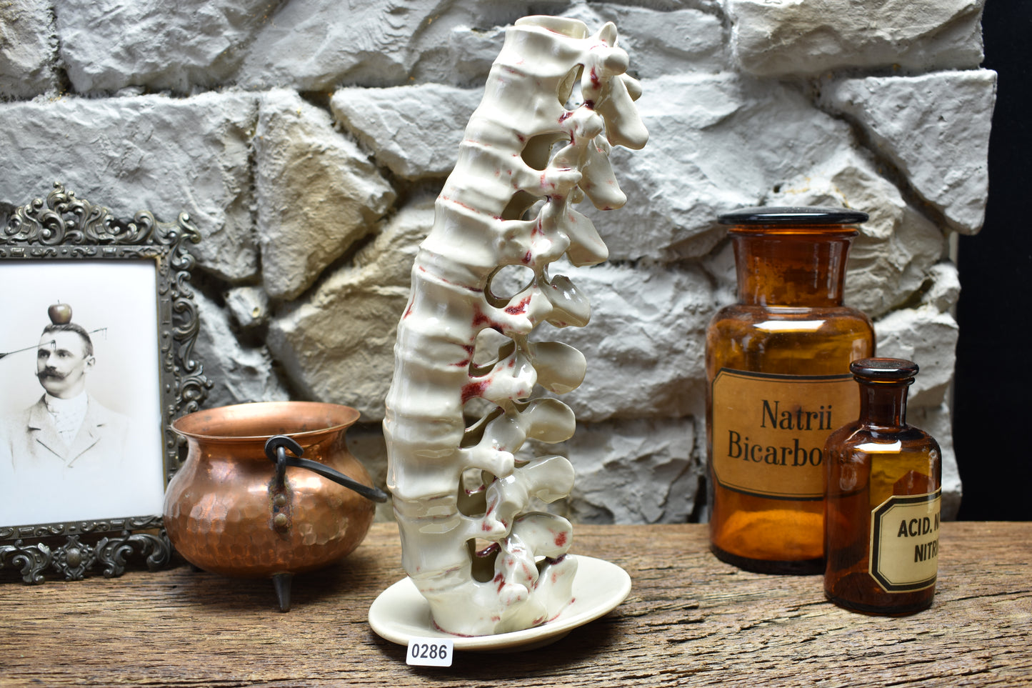 Spine candle holder large white and bloody effect glaze