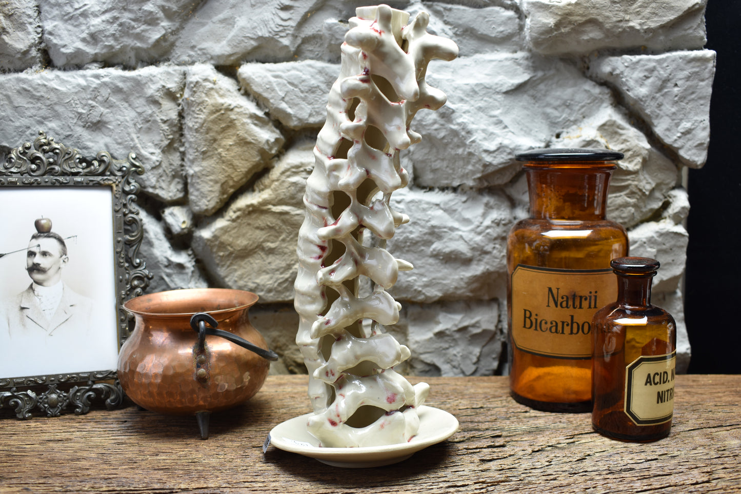 Spine candle holder large white and bloody effect glaze