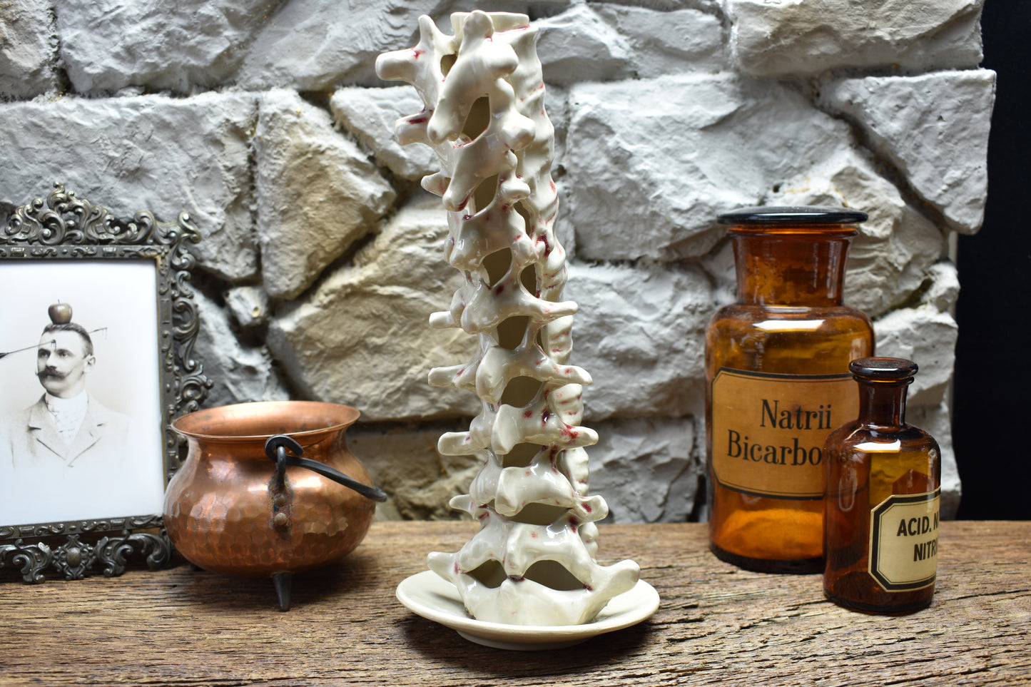 Spine candle holder large white and bloody effect glaze
