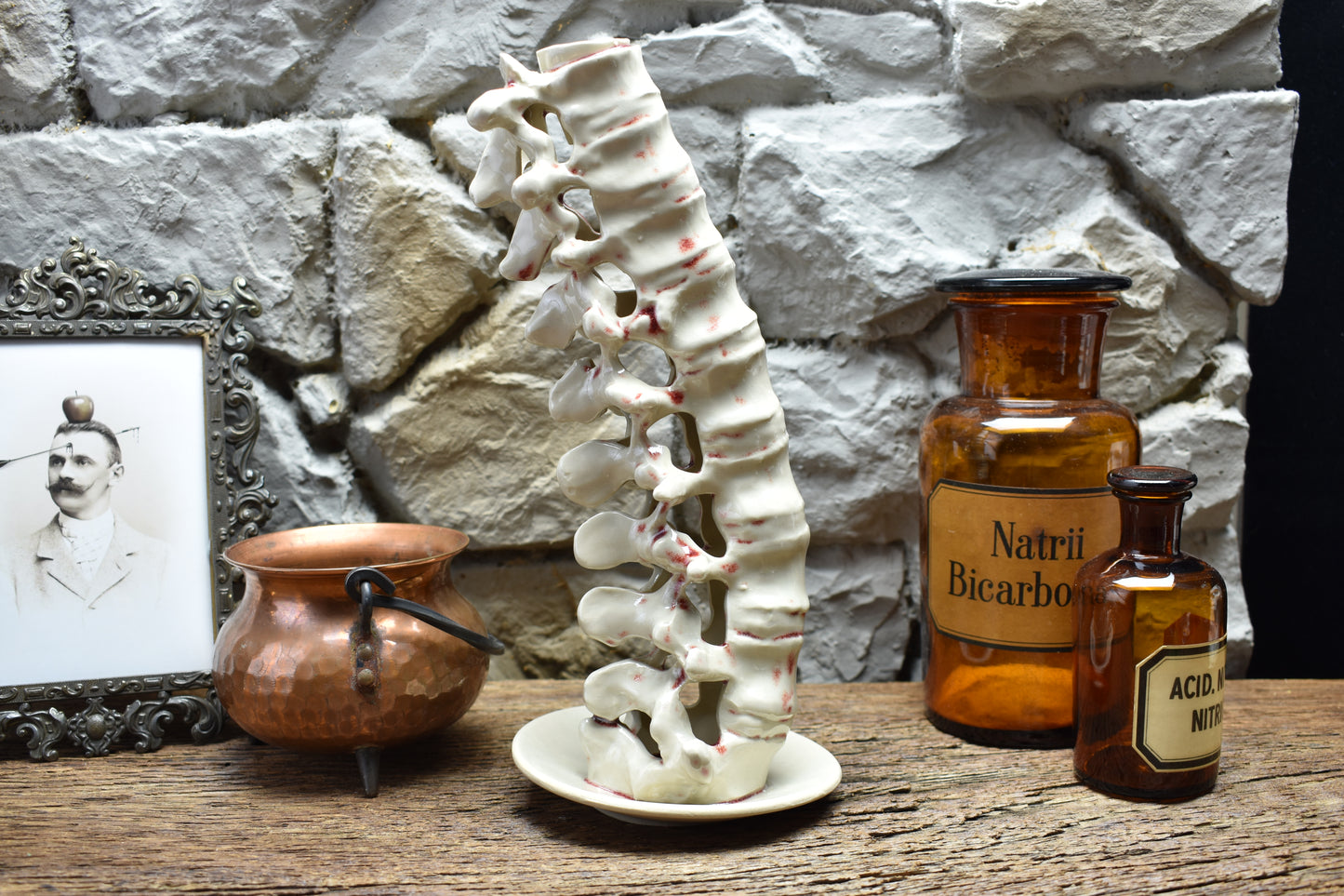 Spine candle holder large white and bloody effect glaze