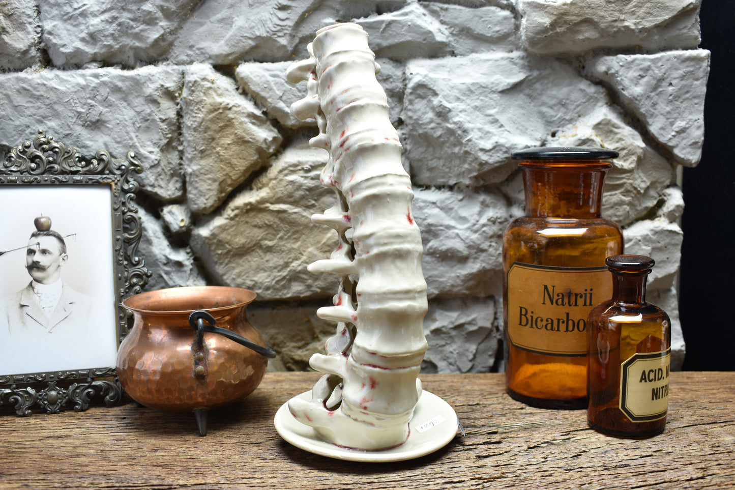 Spine candle holder large white and bloody effect glaze
