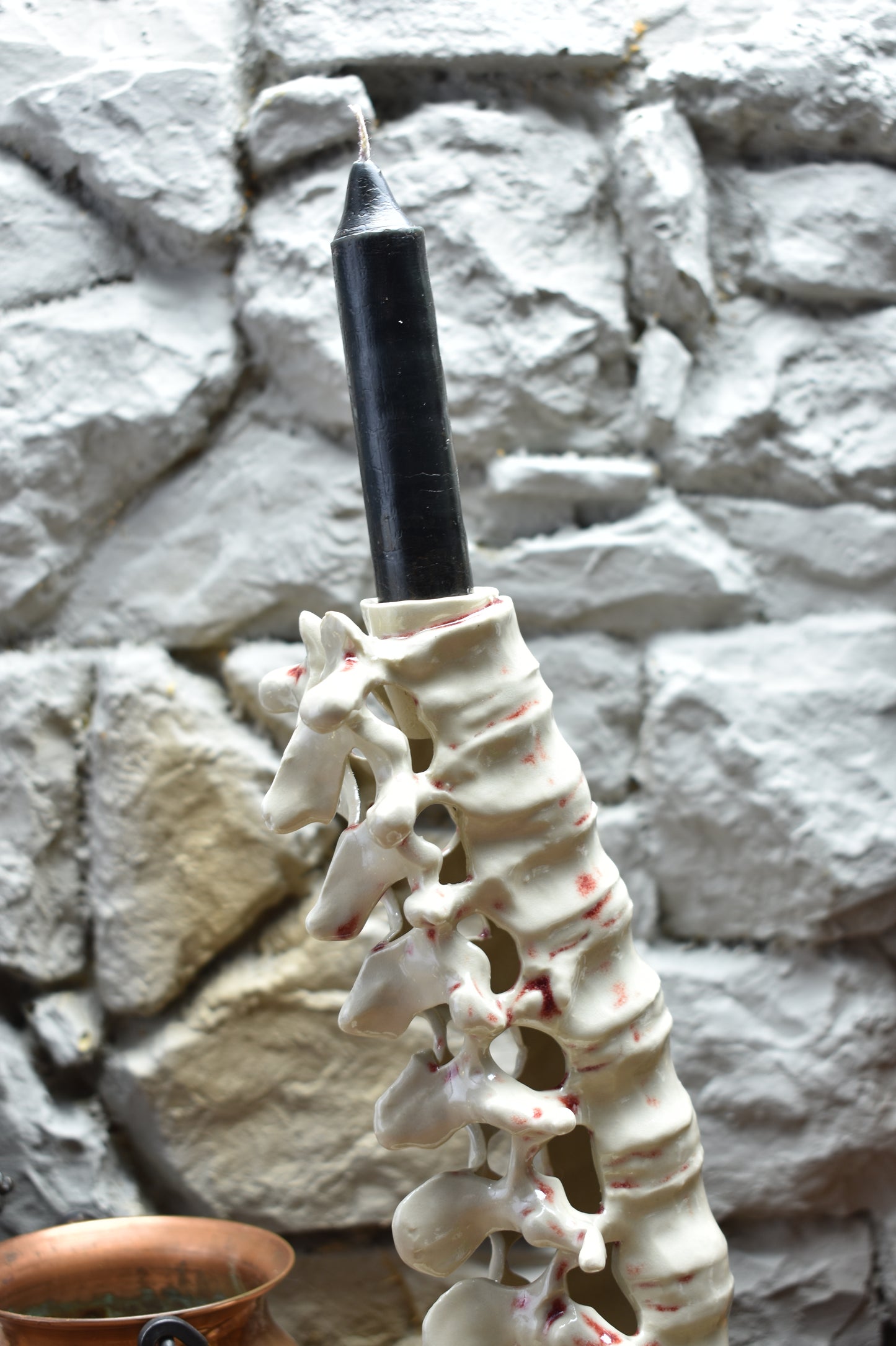 Spine candle holder large white and bloody effect glaze