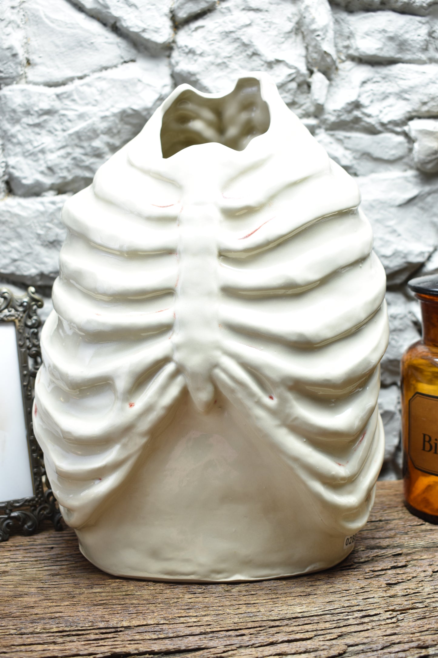 Handmade ribcage vase transparant and bloody effect glaze