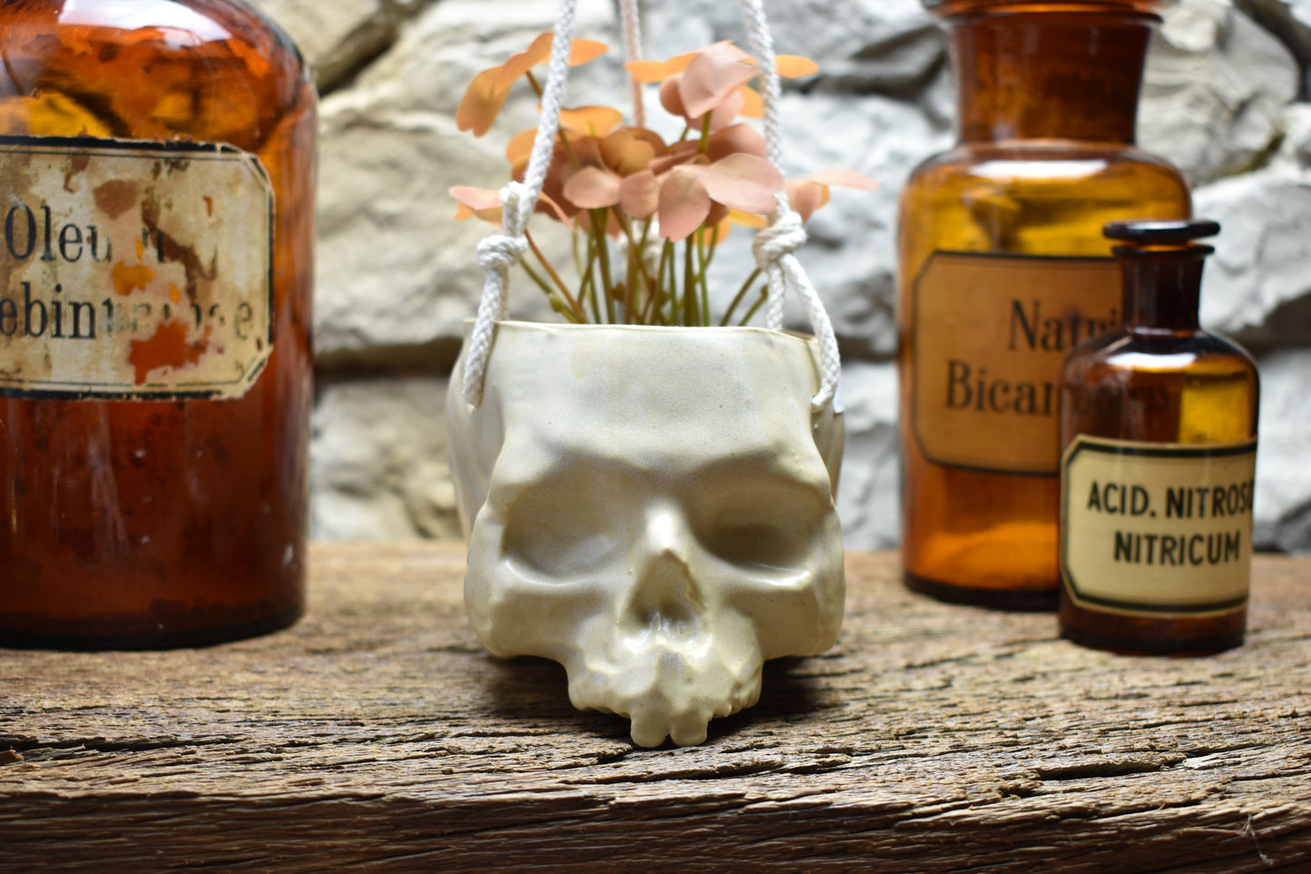 Small hanging skull plantpot white matt