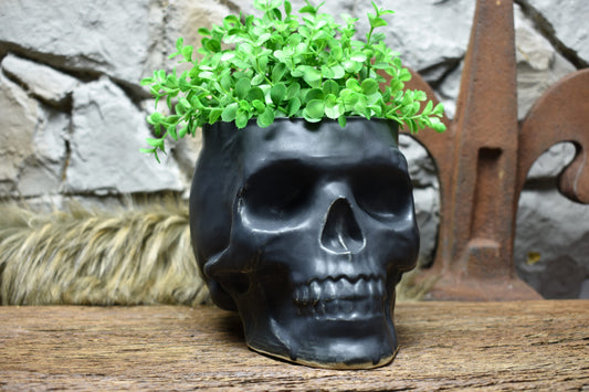 Big skull plantpot black matt