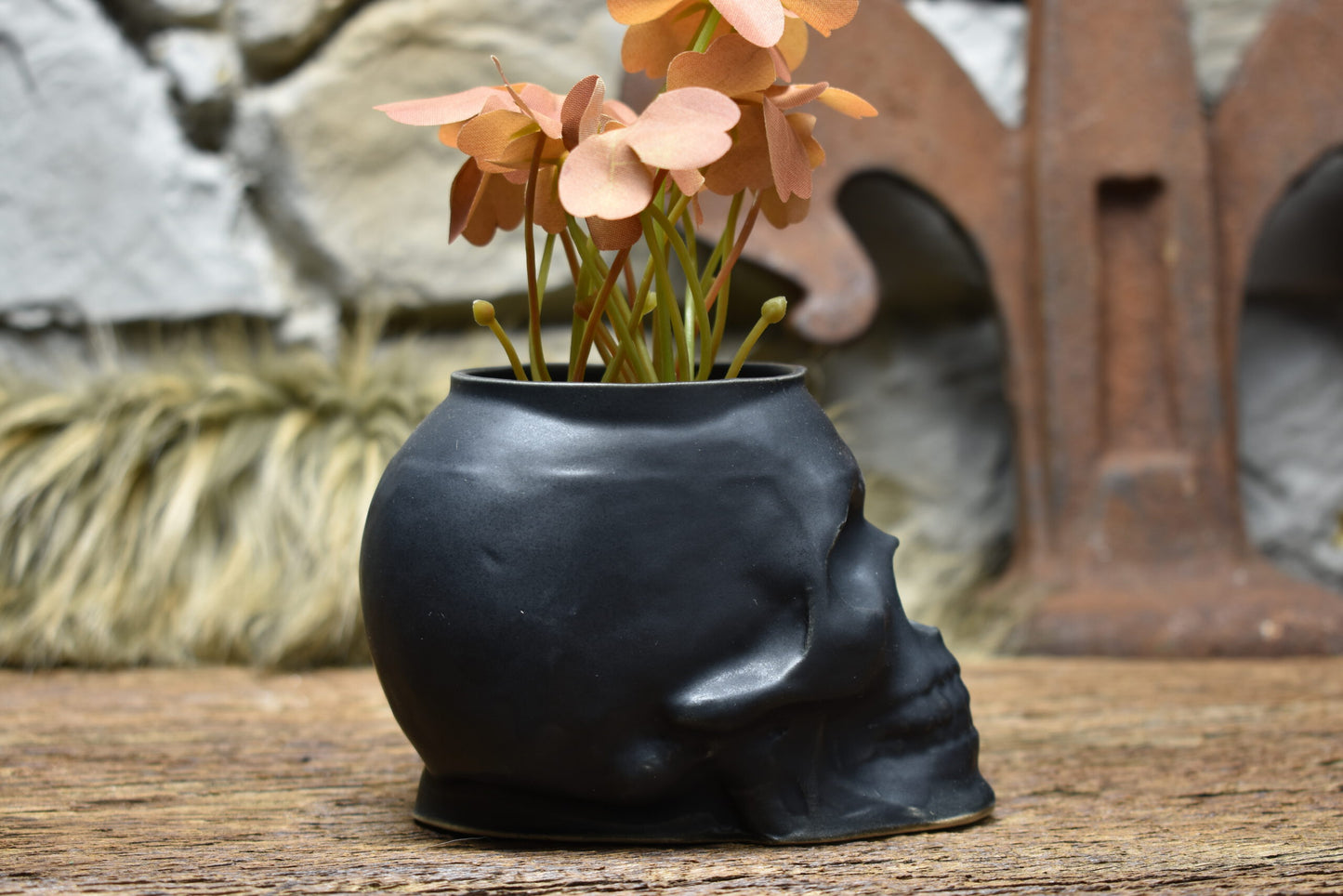 Small skull plantpot - black matt