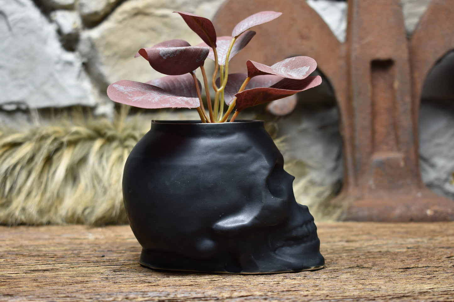 Small skull plantpot - black matt 2