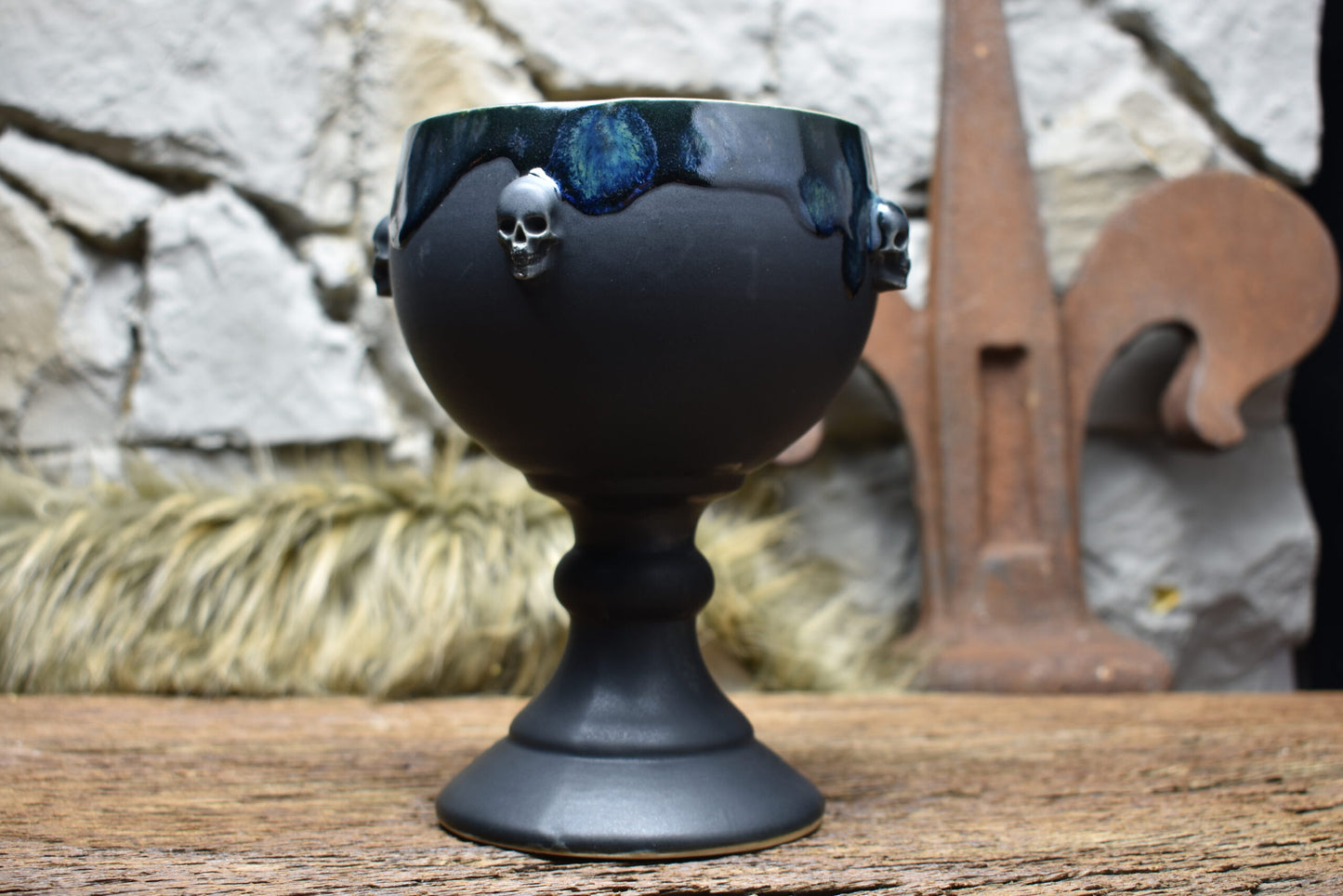 Handmade ceramic grail 500ML with black and effect glaze