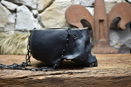 Medium size hanging skull plantpot black matt