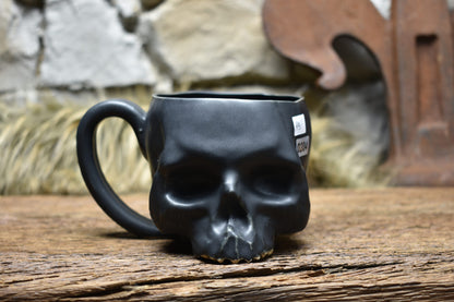 Skull mug black matt glaze