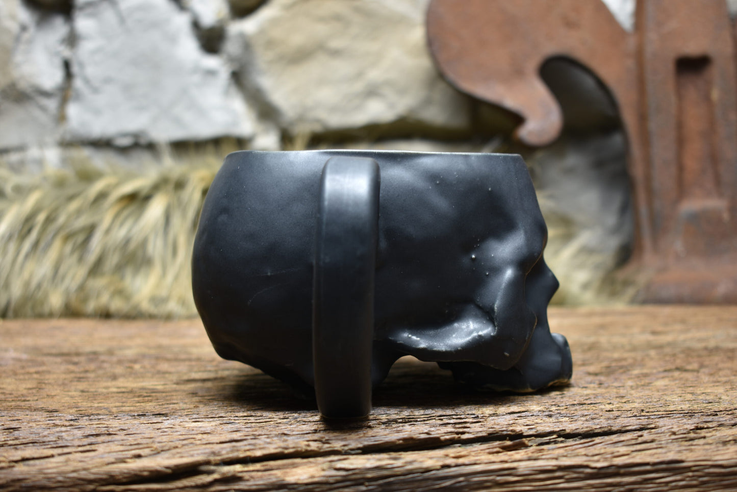 Skull mug black matt glaze