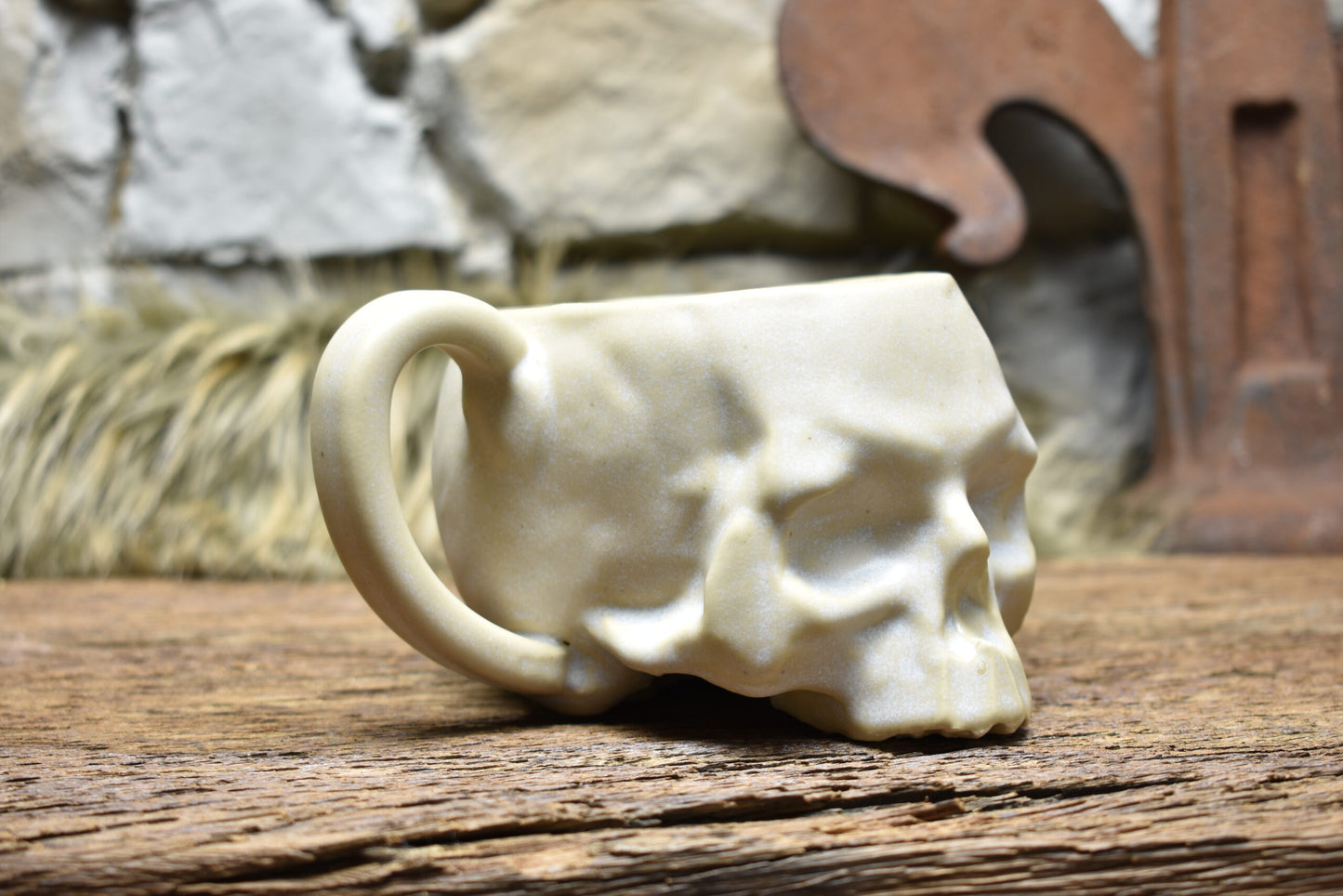 Skull mug white matt glaze