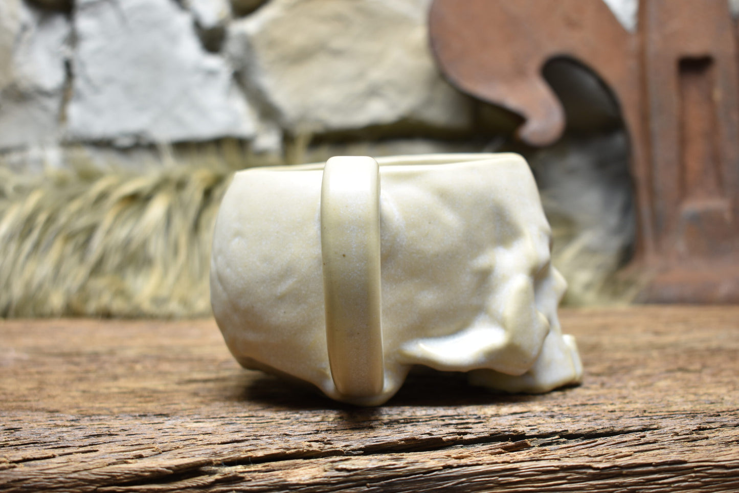 Skull mug white matt glaze