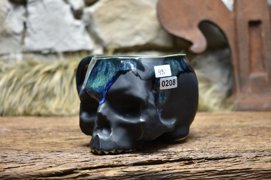 Skull mug black matt and effect glaze