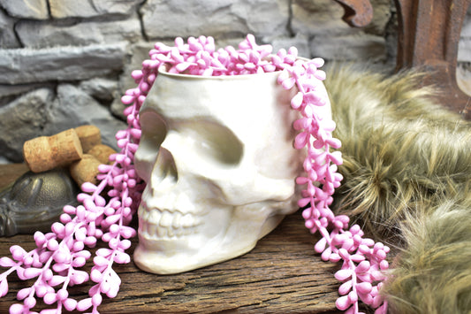Big skull plantpot white matt