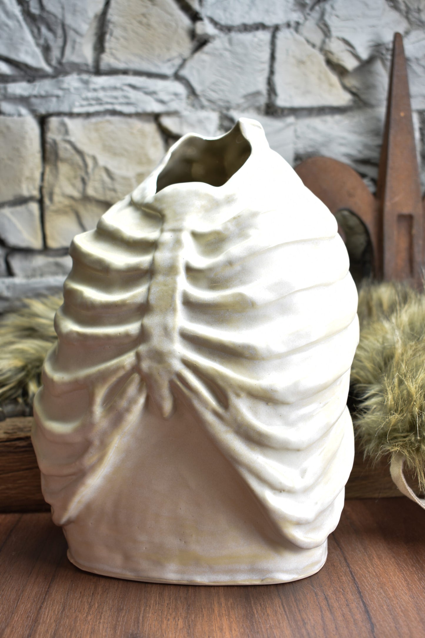 Handmade ribcage vase white matt