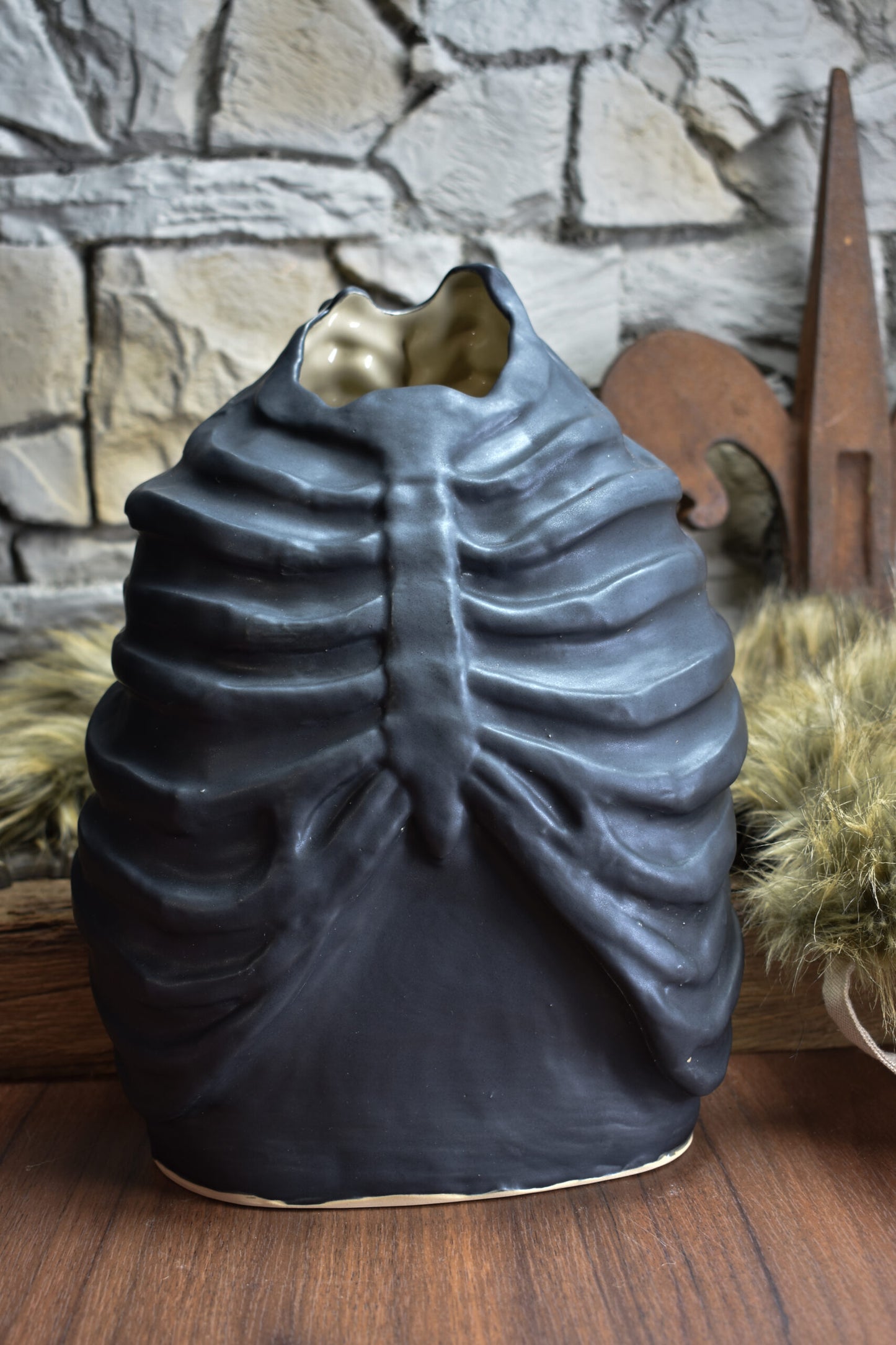 Handmade ribcage vase black matt