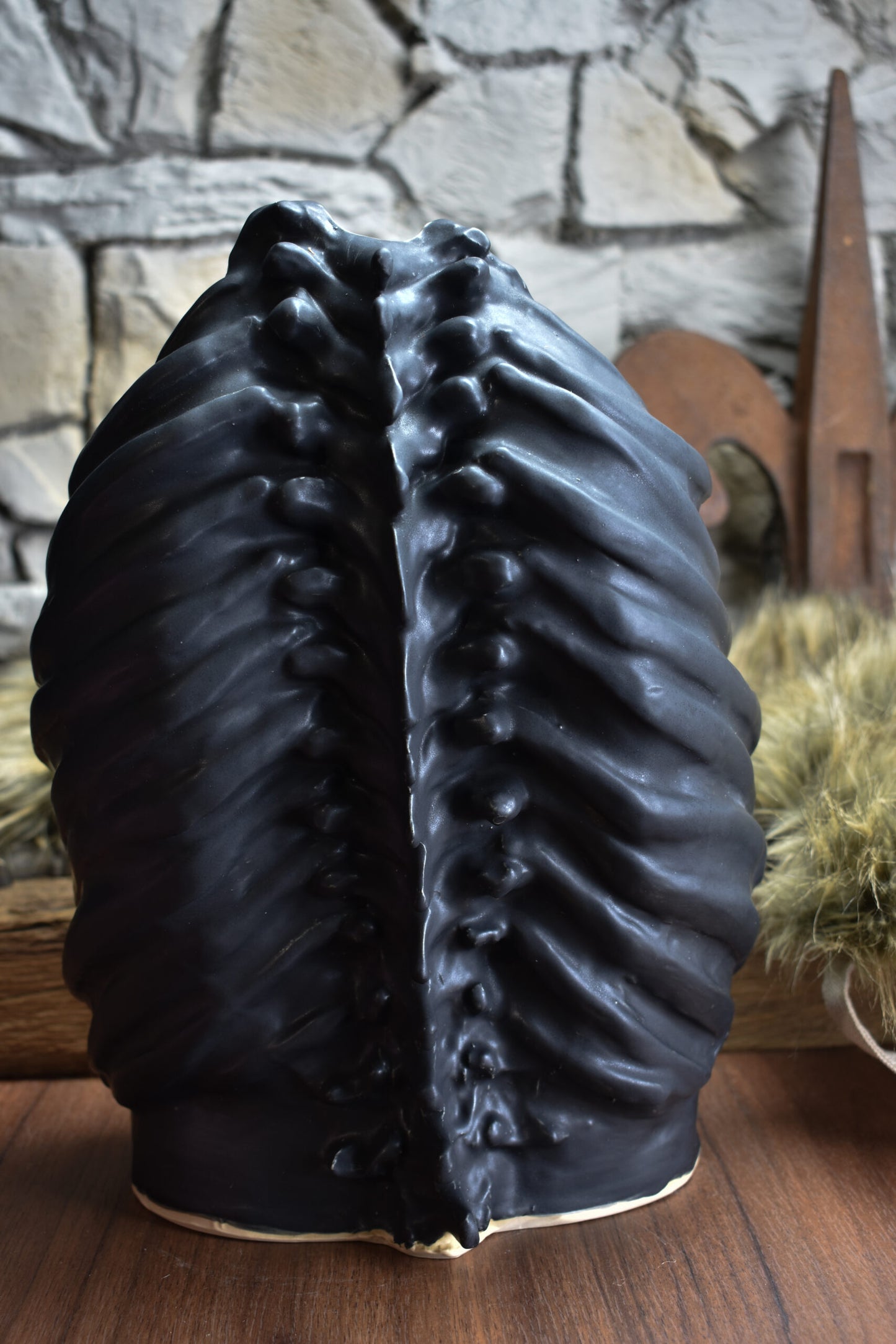 Handmade ribcage vase black matt