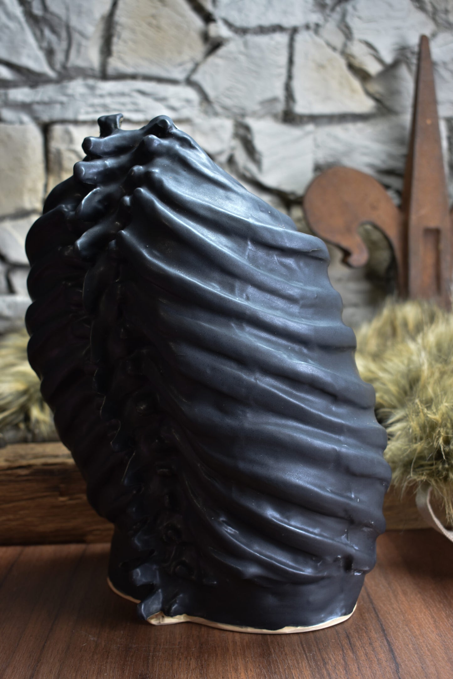 Handmade ribcage vase black matt