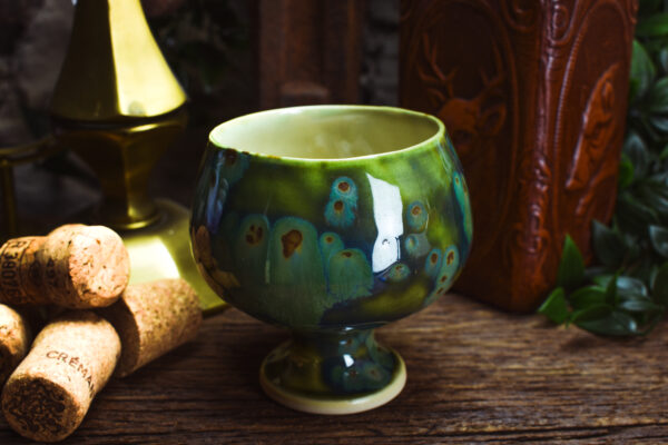 Handmade ceramic cup with shiny green effect glaze - Image 3