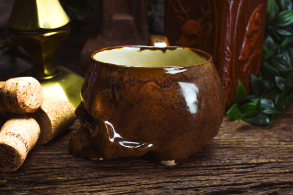 Skull mug shiny brown effect - Image 4