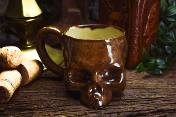 Skull mug shiny brown effect - Image 3