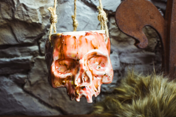 Medium size hanging skull plantpot shiny pink effect - Image 4